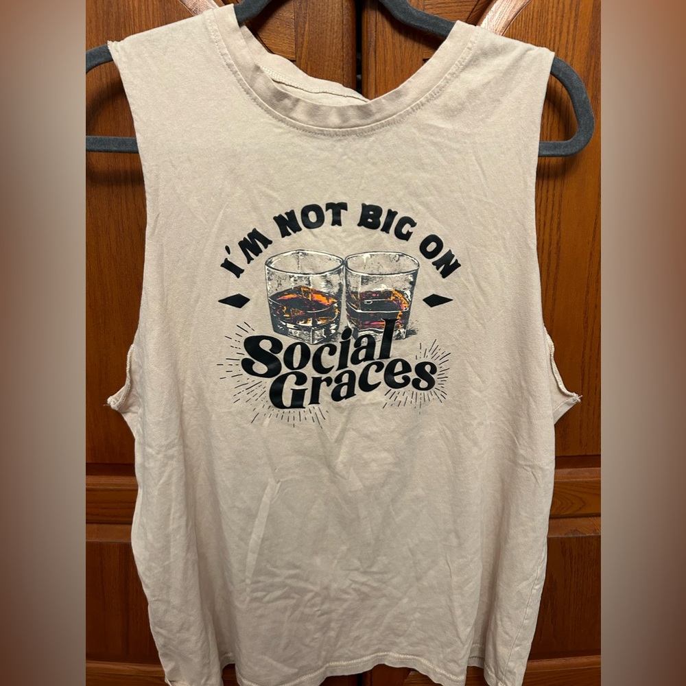 Garth Brooks women’s muscle tank worn once size XL